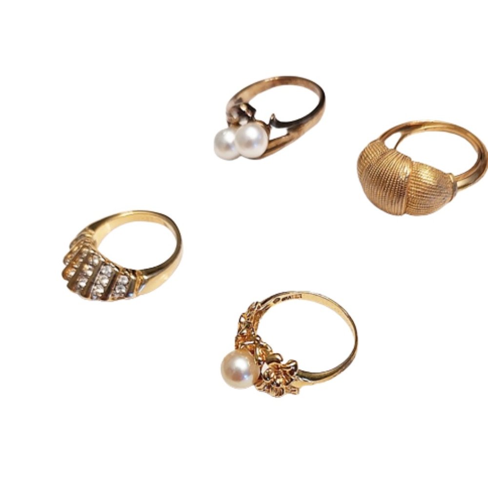 1990s Vintage 4 Piece Bundle Of Gold Tone Cocktail Rings Asst Styles & Sizes